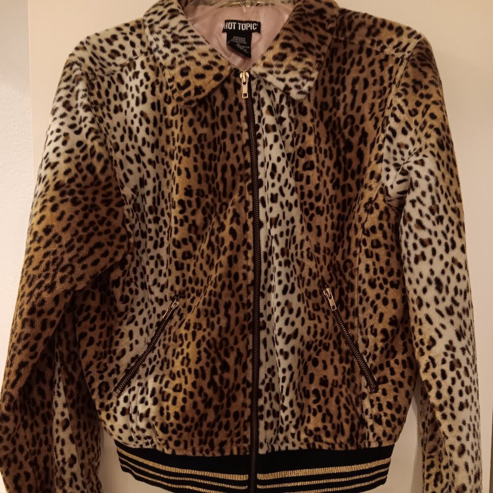 Hot Topic - Size XL - Leopard Print Jacket - Pink Lining